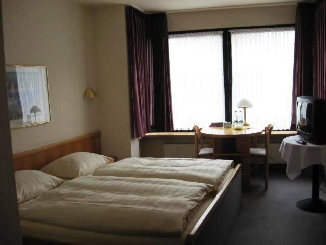 Hotel Pfaelzer Hof, Zum Schokoladengiesser Rodalben Номер фото